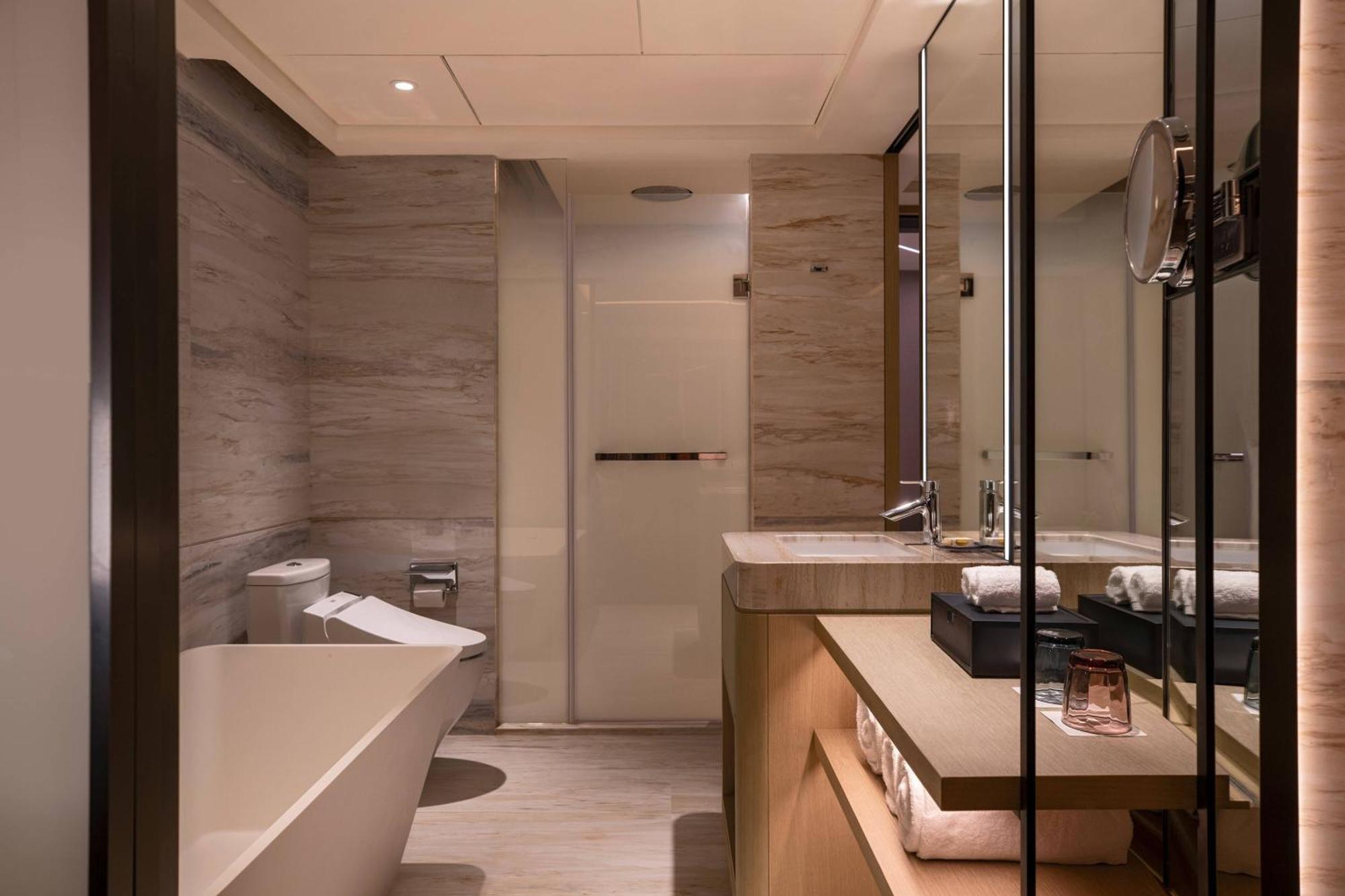 Renaissance Shenzhen Luohu Hotel Dış mekan fotoğraf